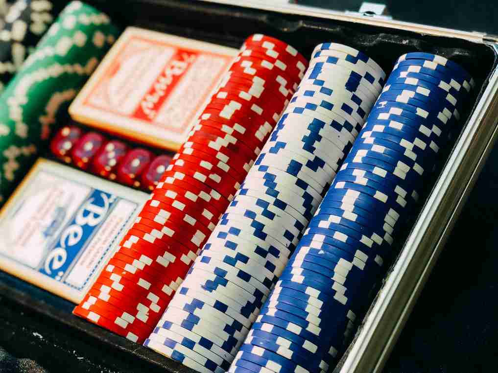 Online Casino vs. Land-Based Casino: Key Differences and Which is Right For You